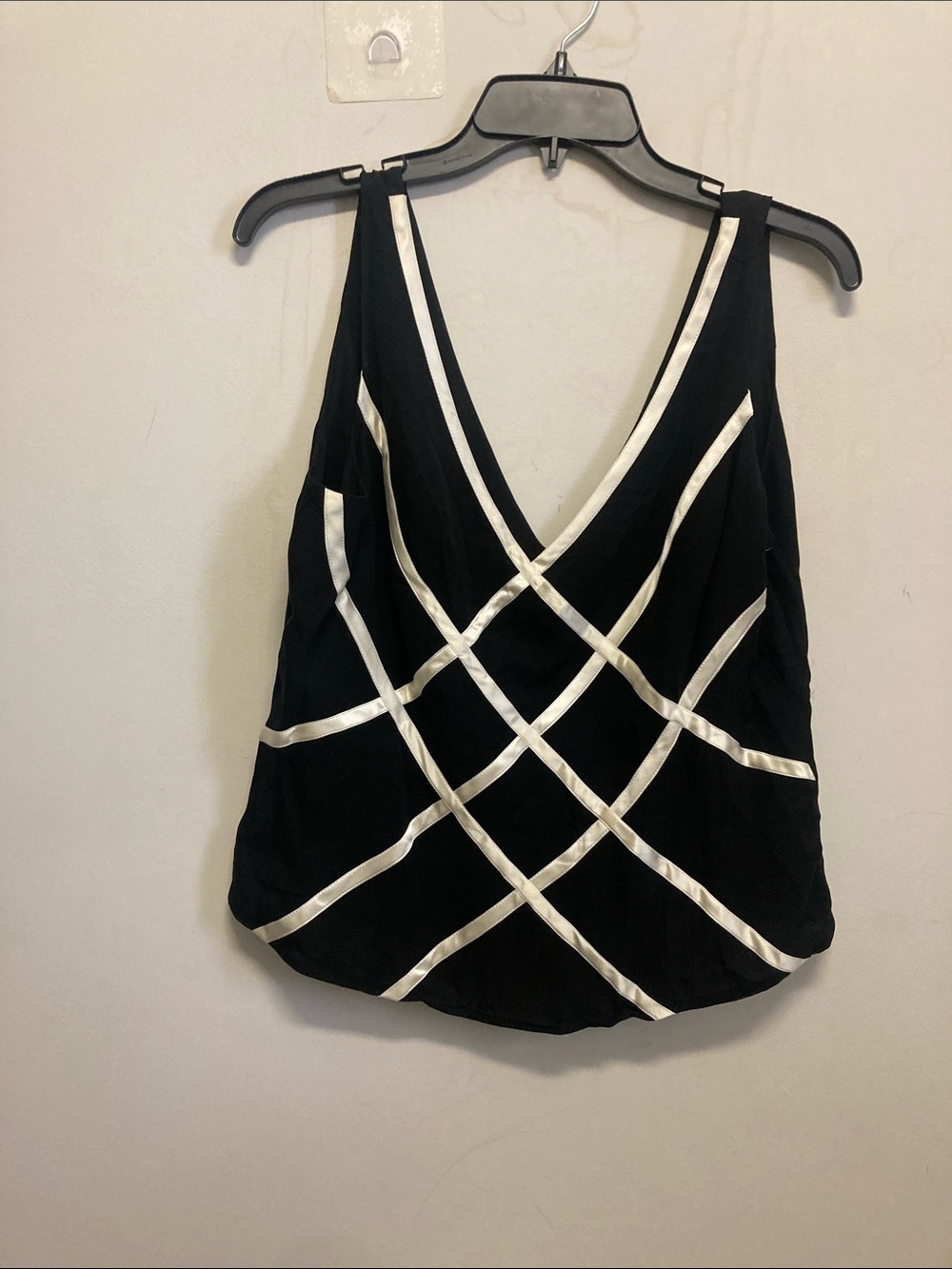 PAPELL BOUTIQUE/2 pcs. Black Sleeveless V-Neck Top with Cream Ribbon Trim